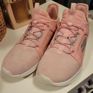 Pink size 6 skechers
